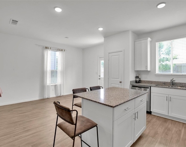 234 Pine Cavern Drive - Photo Thumbnail 10