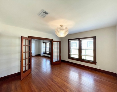 405 E 28th Street - Photo Thumbnail 12