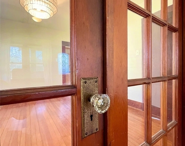 405 E 28th Street - Photo Thumbnail 10