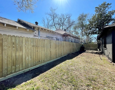 405 E 28th Street - Photo Thumbnail 31