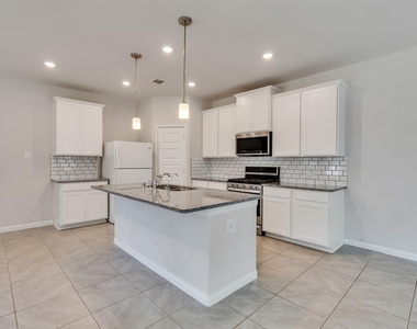 7087 Silverleaf Oak Street - Photo Thumbnail 6