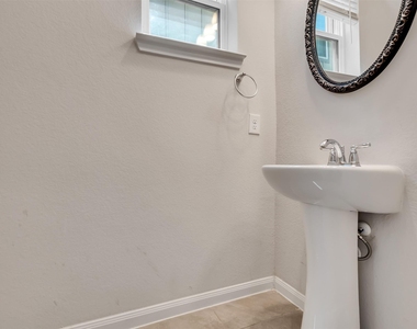 7087 Silverleaf Oak Street - Photo Thumbnail 11