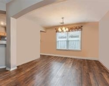 1835 Oak Ridge Drive - Photo Thumbnail 6