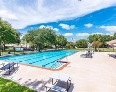 1835 Oak Ridge Drive - Photo Thumbnail 19