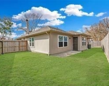 1835 Oak Ridge Drive - Photo Thumbnail 18