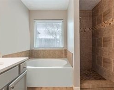 1835 Oak Ridge Drive - Photo Thumbnail 12