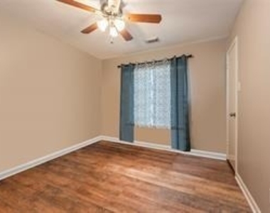 1835 Oak Ridge Drive - Photo Thumbnail 14
