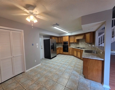 12722 Ashford Brook Drive - Photo Thumbnail 19