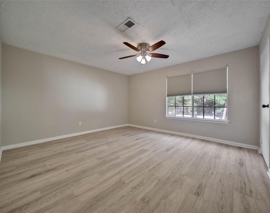 2603 Rosewood Place - Photo Thumbnail 12
