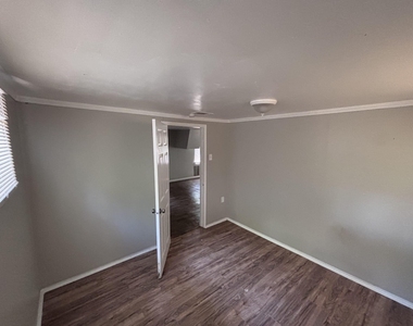 16793 Stinson Lane - Photo Thumbnail 7