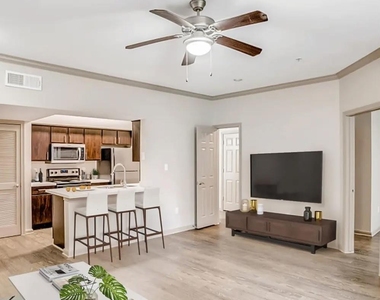 2700 Woodland Park Drive - Photo Thumbnail 8