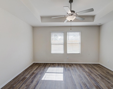 14701 Homeward Court - Photo Thumbnail 5