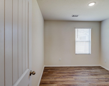 14701 Homeward Court - Photo Thumbnail 17