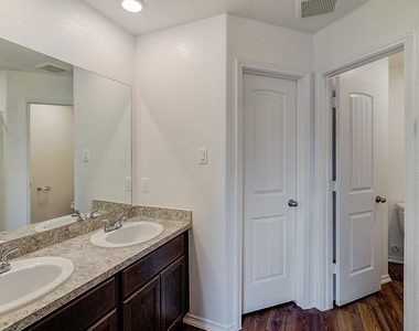 14701 Homeward Court - Photo Thumbnail 8