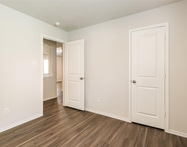 2432 Carp Drive - Photo Thumbnail 14
