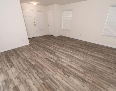 2822 Junction Drive - Photo Thumbnail 2
