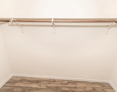 2822 Junction Drive - Photo Thumbnail 5
