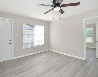 6010 Collingsworth - Photo Thumbnail 12