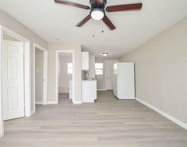 6010 Collingsworth - Photo Thumbnail 6