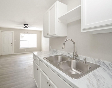 6010 Collingsworth - Photo Thumbnail 11