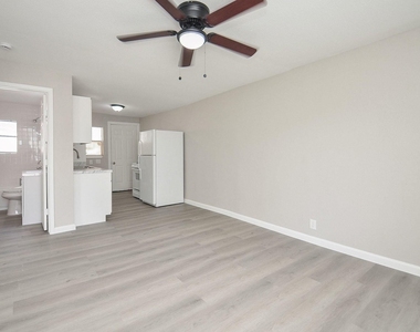 6010 Collingsworth - Photo Thumbnail 5