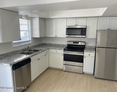 2254 W New Haven Avenue - Photo Thumbnail 13