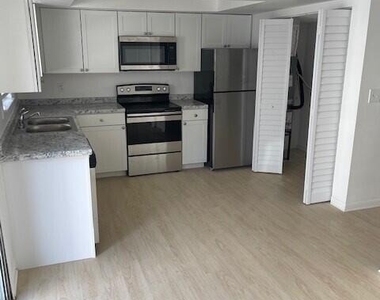 2254 W New Haven Avenue - Photo Thumbnail 9