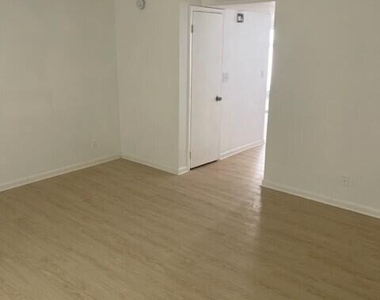 2254 W New Haven Avenue - Photo Thumbnail 5