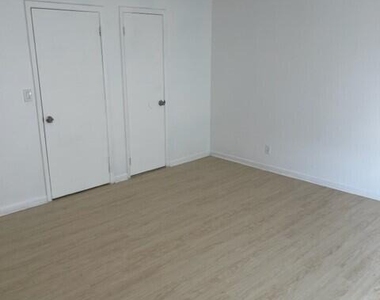 2254 W New Haven Avenue - Photo Thumbnail 17