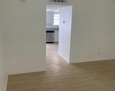 2254 W New Haven Avenue - Photo Thumbnail 4