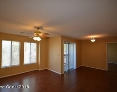 3570 Sable Palm Lane - Photo Thumbnail 2