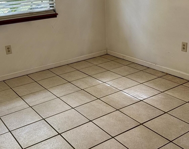 2532 Palmetto Drive - Photo Thumbnail 7