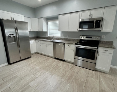 507 Jefferson Avenue - Photo Thumbnail 7