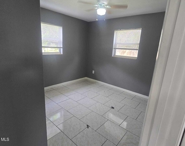 2903 Rollins Street - Photo Thumbnail 8