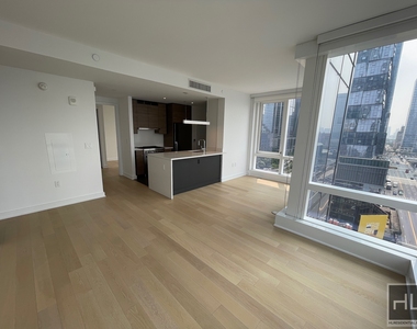 W 38th Street - Photo Thumbnail 1