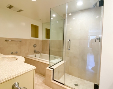 East 63 Street - Photo Thumbnail 7