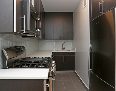 West 53 Street - Photo Thumbnail 1