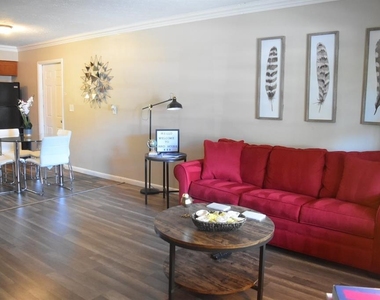 2108 E Bird Street - Photo Thumbnail 4