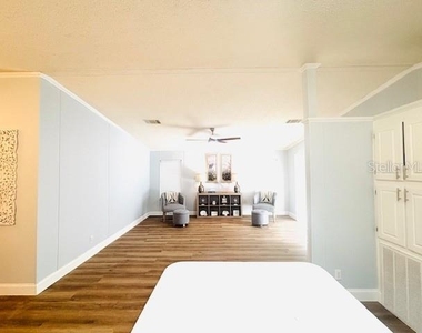 7112 Pine Needle Lane - Photo Thumbnail 9