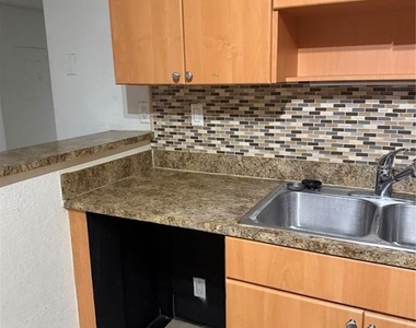 21026 Voyager Boulevard - Photo Thumbnail 17