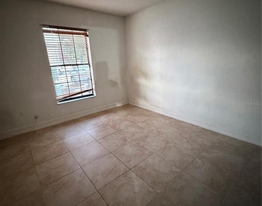 21026 Voyager Boulevard - Photo Thumbnail 2