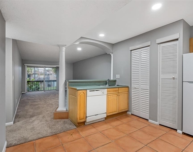 6338 Newtown Circle - Photo Thumbnail 2