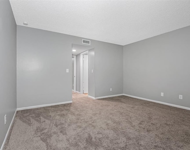 6338 Newtown Circle - Photo Thumbnail 30