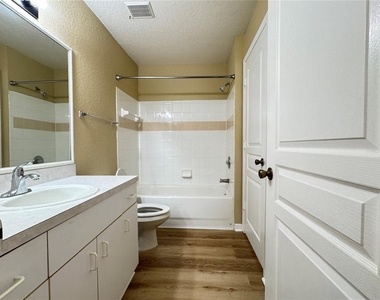 17102 Carrington Park Drive - Photo Thumbnail 28
