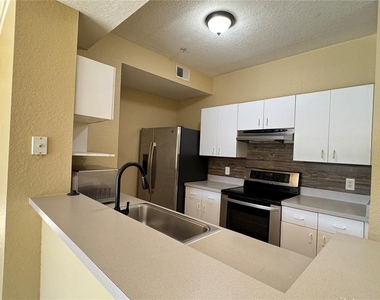 17102 Carrington Park Drive - Photo Thumbnail 11