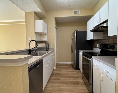 17102 Carrington Park Drive - Photo Thumbnail 13