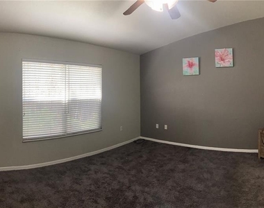 1819 Hammocks Avenue - Photo Thumbnail 12