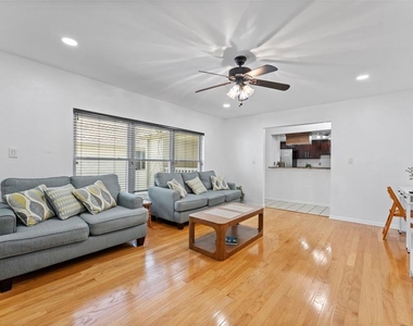 4614 W Fig Street - Photo Thumbnail 5