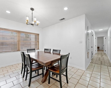 4614 W Fig Street - Photo Thumbnail 6