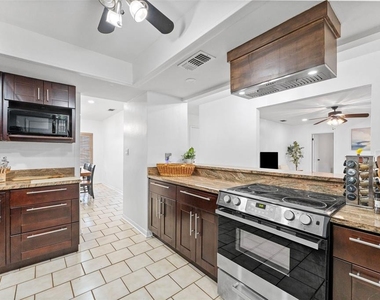 4614 W Fig Street - Photo Thumbnail 12